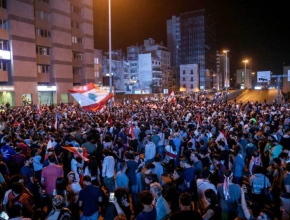 As currency plummets, Lebanon’s retailers close shop