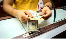 لبنان.. خبير اقتصادي يكشف لـ”أخبار الآن“ أسباب ارتفاع سعر الدولار وتدهور الليرة