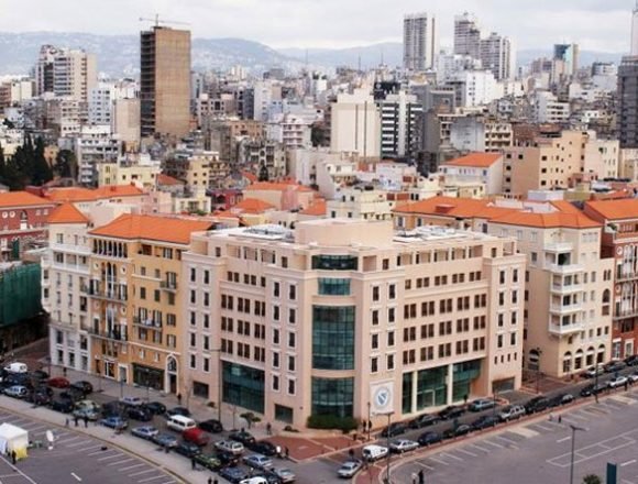 الدولرة كحلٍّ… من تسعير السلع إلى الضرائب والأجور