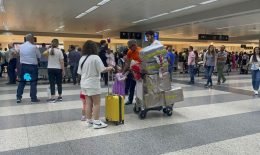 المغتربون اللبنانيون يشكّلون 63 في المئة من الوافدين: هل يُصنَّف هؤلاء سياحاً؟