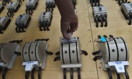 لماذا تأخّر مصرف لبنان في تحويل إيرادات الكهرباء إلى الدولار؟ لماذا تأخّر مصرف لبنان في تحويل إيرادات الكهرباء إلى الدولار؟