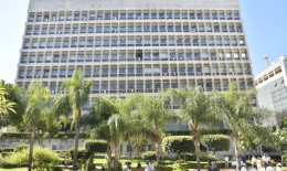 إنه ضرب مبرح لاستقلالية البنك المركزي  الإقتراض الحكومي من مصرف لبنان باطل قانونياً ويمكن الطعن به دستورياً
