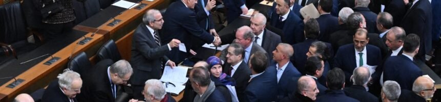 AFP_20250226_AA_27022025_2102328_v1_Preview_LebanesePrimeMinisterNawafSalamSGov_959717-1.jpg الآليات التطبيقية تغيب عن البيان الوزاري وإهمال للملف الاجتماعي