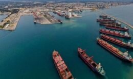 موانئ دبي توقع اتفاقًا لتطوير مرفأ طرطوس وسوريا مطالبة بتطوير بيئة الاعمال