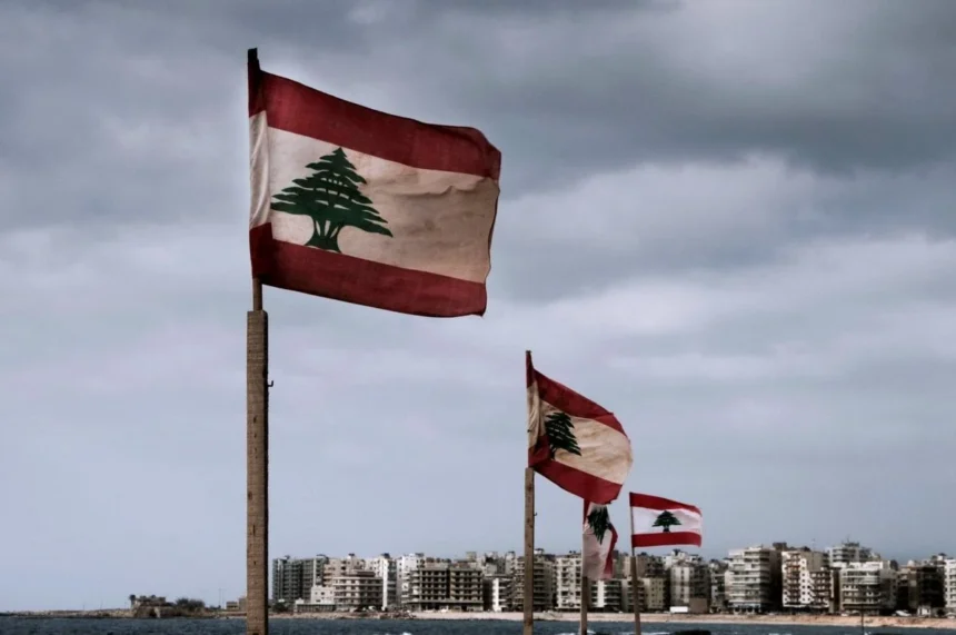 إقتصاد الكاش وغياب الشفافية بسوق الصيرفة “يورّط” لبنان