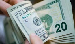 كيف يُفقد التضخم الخفي أموال المودعين قيمتها؟