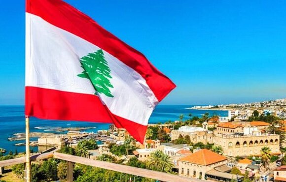 اقتصاد لبنان 2025: قوانين إصلاحية حبيسة الورق وغياب للتنفيذ الفعلي