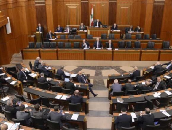 قانون الانتظام المالي سيوقف حقبة الخسائر المليارية والكرة في ملعب النواب