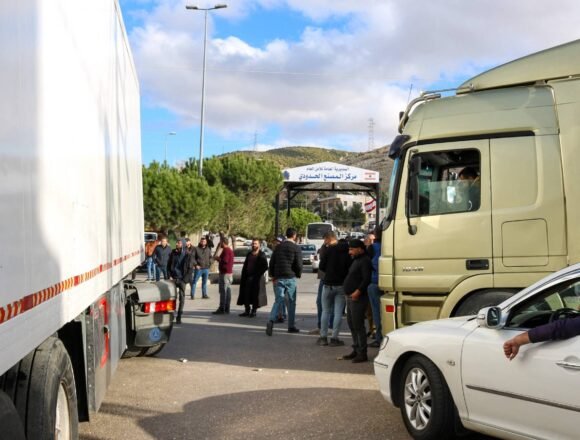 قرار تنظيم الشاحنات السورية يُهدّد الصادرات اللبنانية