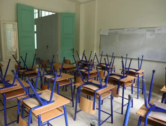 العام الدراسي على مفترق طرق.. هل تفتح المدارس ابوابها ام تُغلق؟