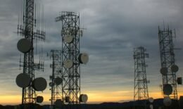 قطاع الاتصالات في لبنان: بنية تحتية متهالكة وأسعار خيالية… إلى متى؟